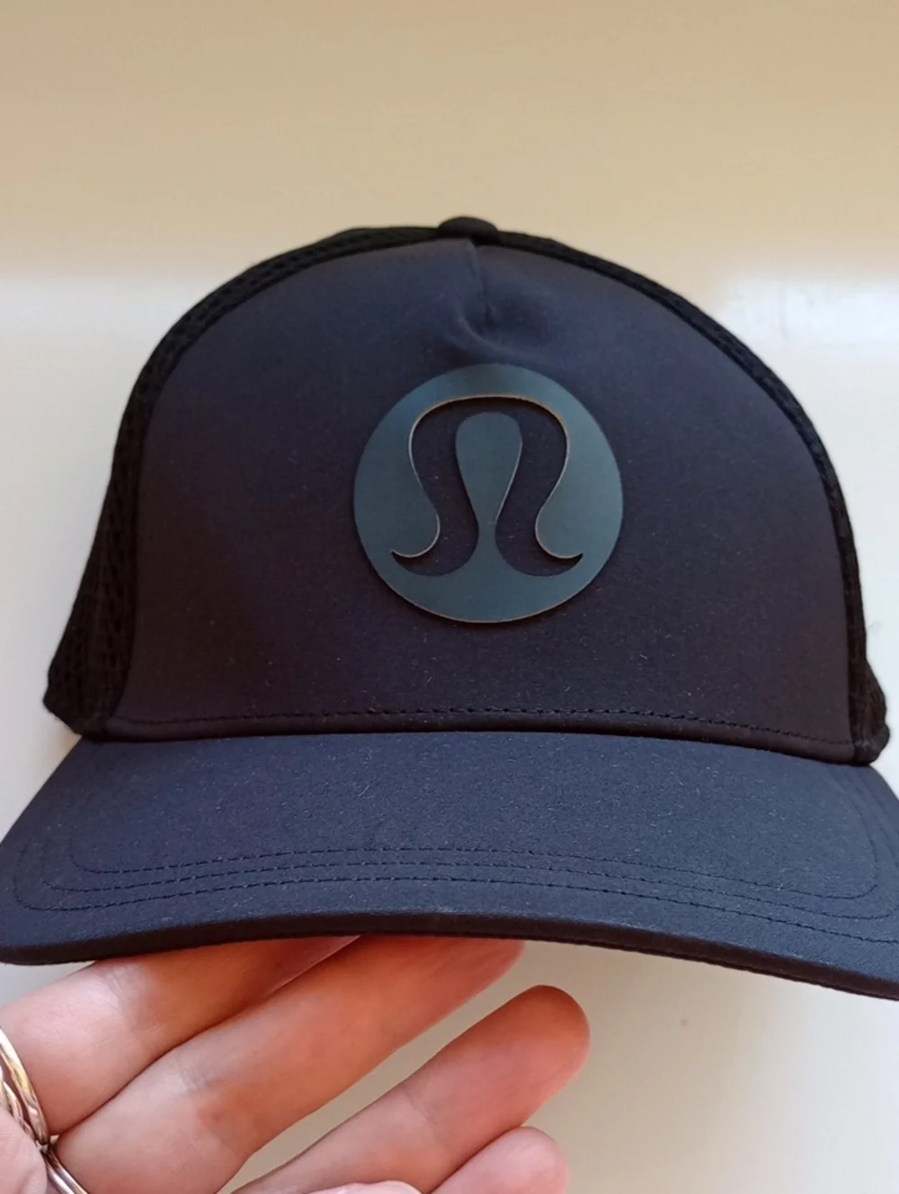 Lululemon Size s Hat Black Sporty Active Athletic Adjustable Back